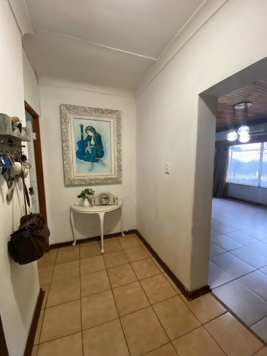 5 Bedroom Property for Sale in Uitsig Free State